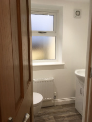 Upstairs Loo, off landing