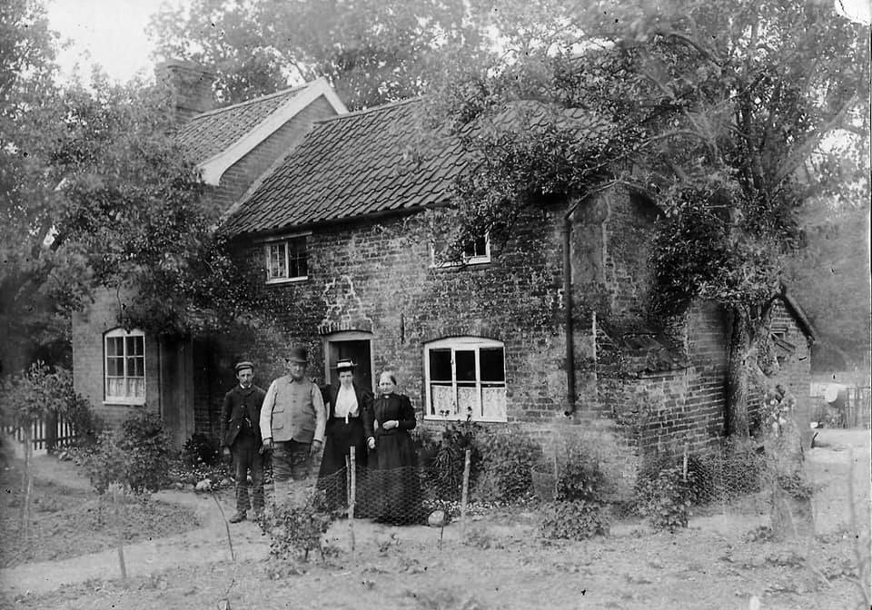 Keepers Cottage, Parham Wood